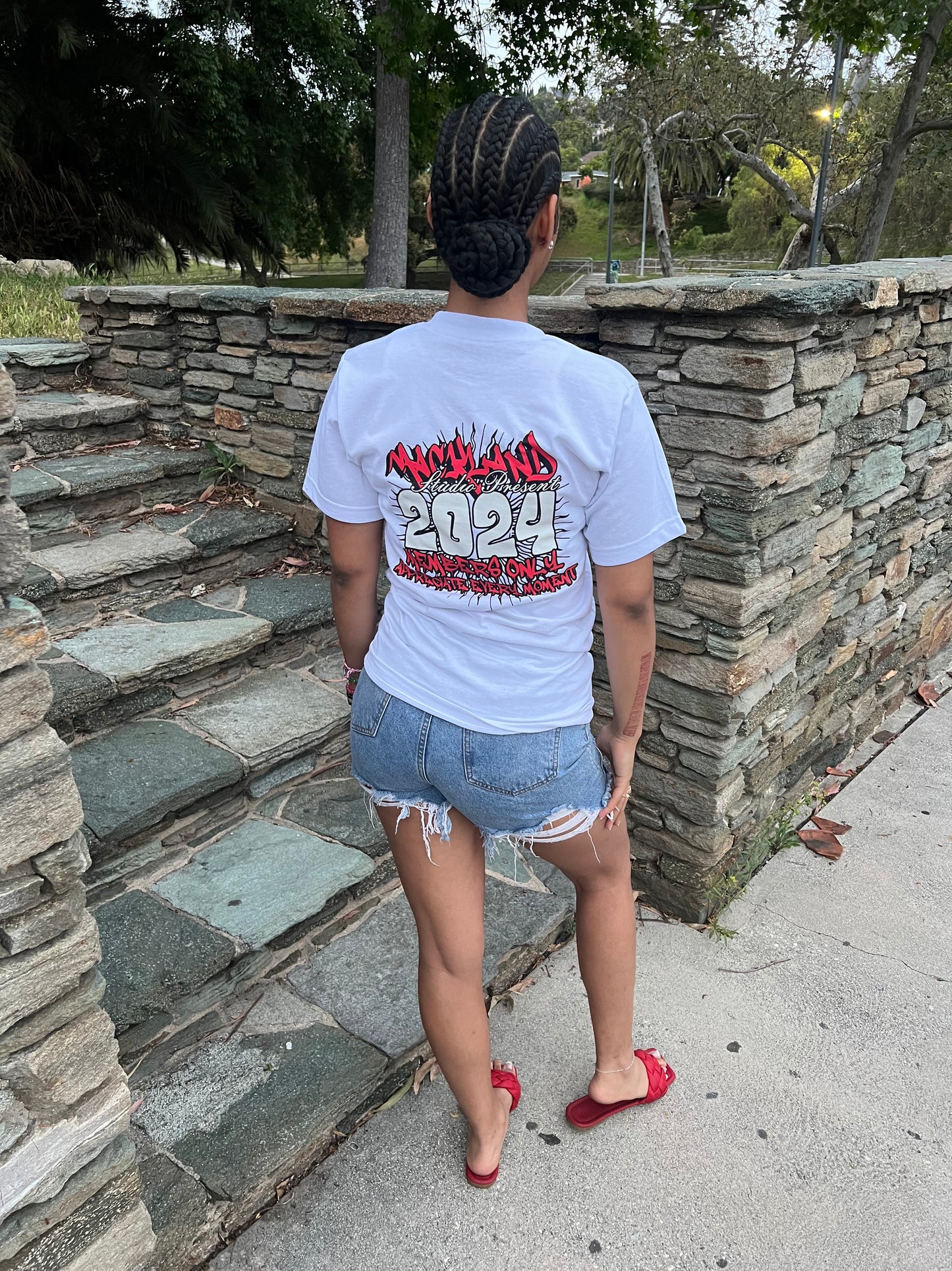 Conquer the World tee White